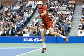 关于费德勒连续七场比赛得分超过逆转，老鹰挑战极限！的信息