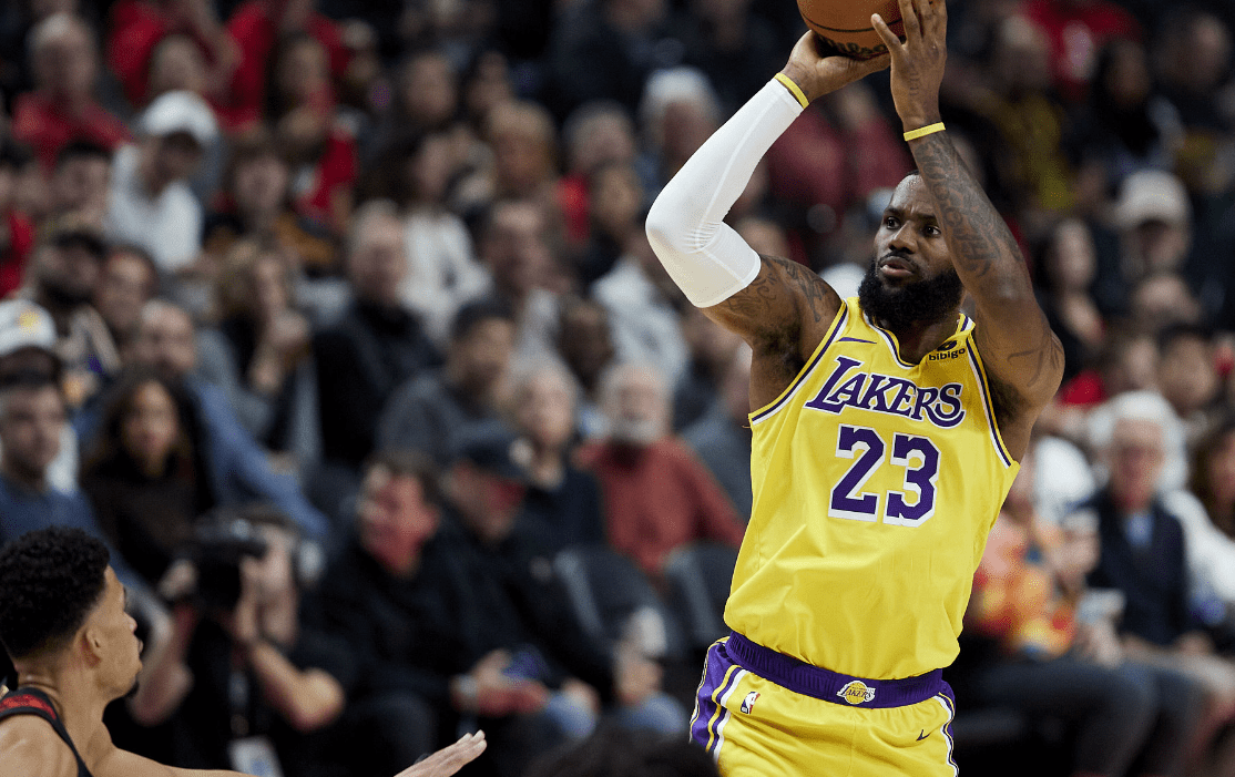 金州勇士训练开放日，冲刺阶段强势反弹引欢呼，德甲在即，纪律约束更严格的简单介绍